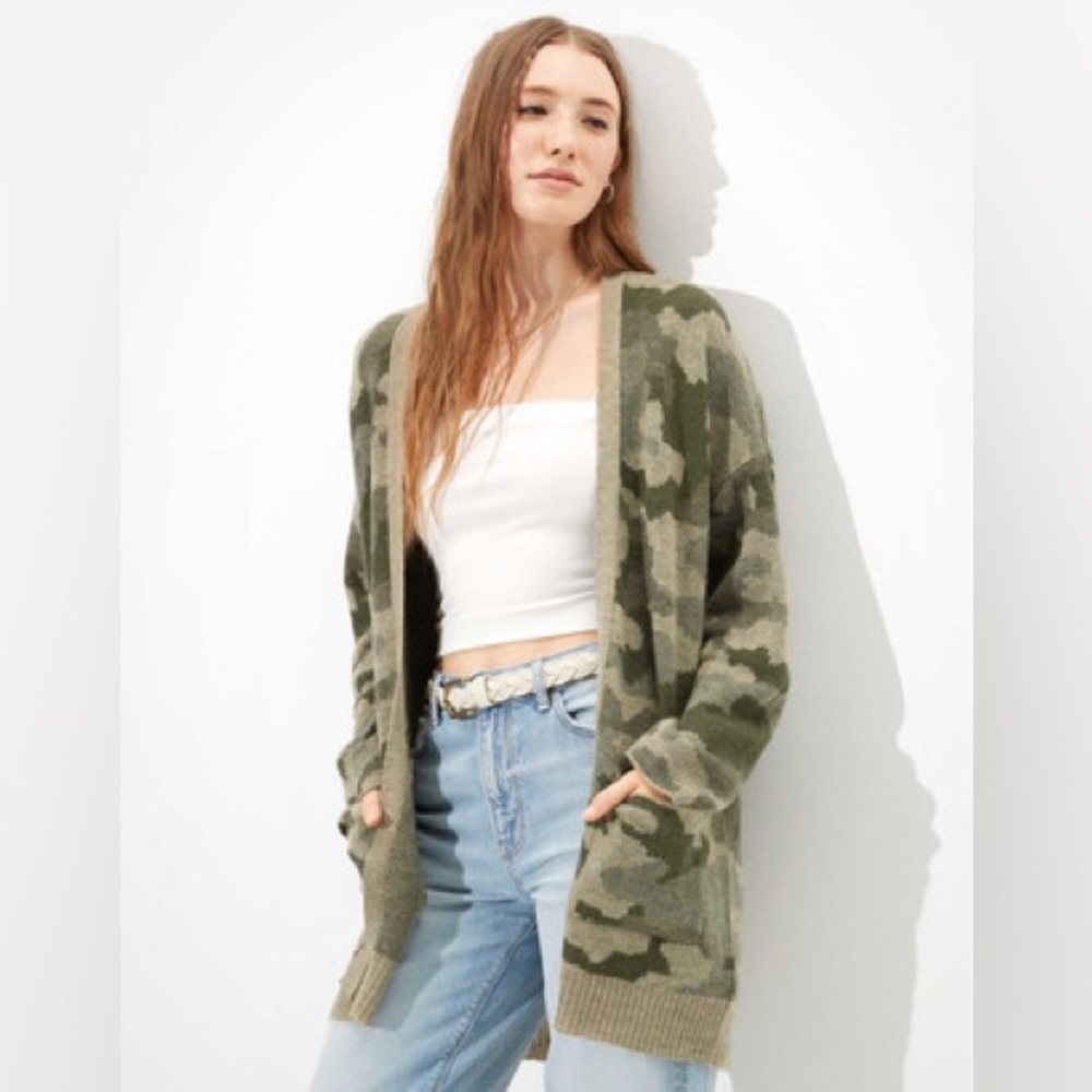 American Eagle Camo Print Wool Blend‎ Cozy Cardigan